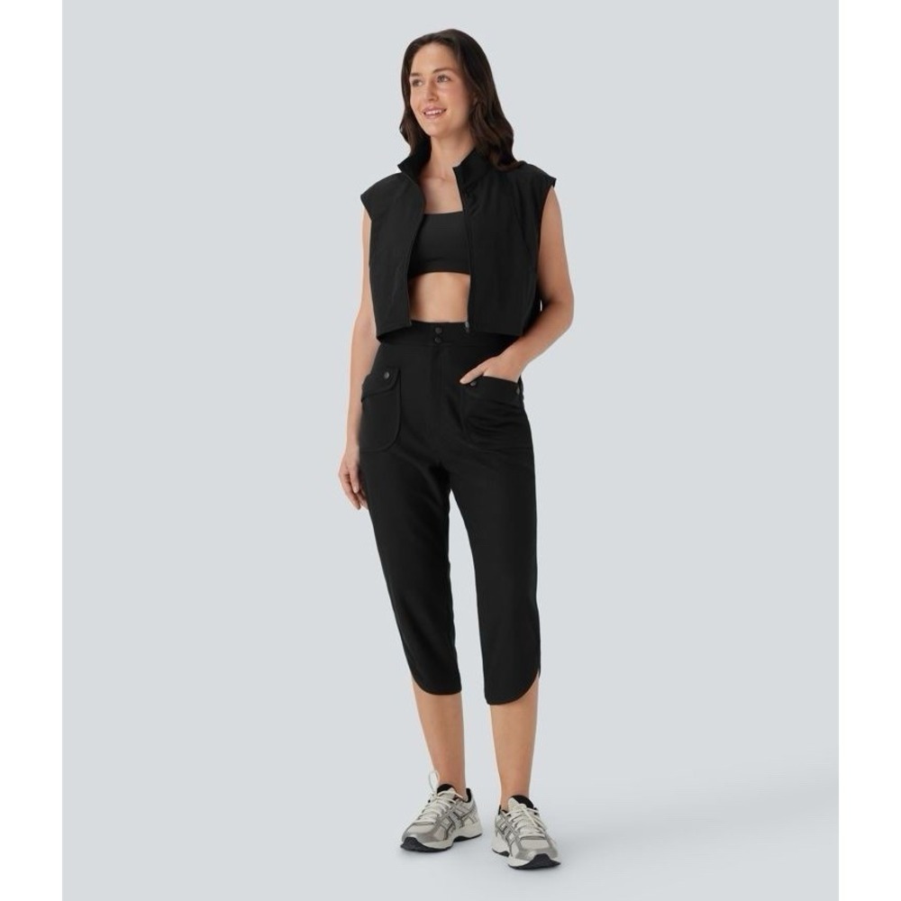 Halara Women's Mid Rise Curved Hem Yoga Capri Pants with Pockets Size Small NEW‎